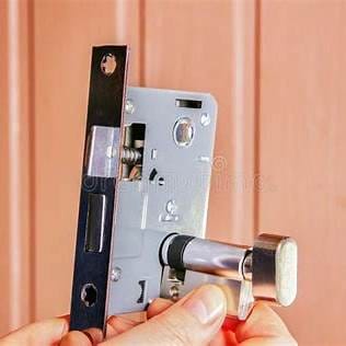 Forgetting About Handle and Keyhole Alignment.png